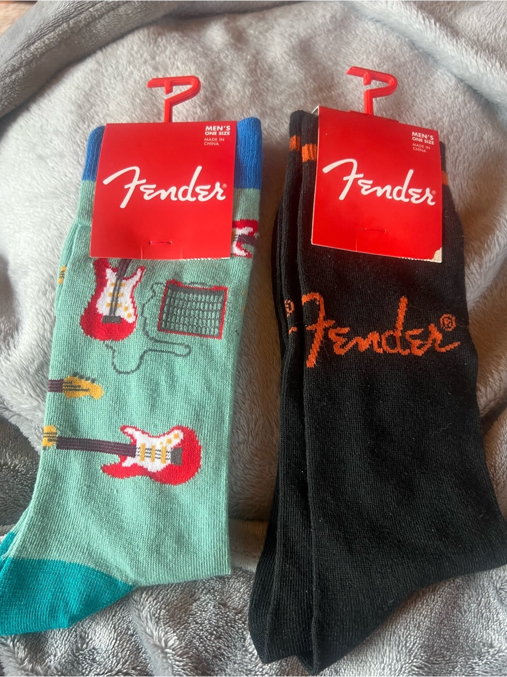 Fender 2 Pack Men’s Shoe Size 7-12 Socks, cool & unique, new with packages